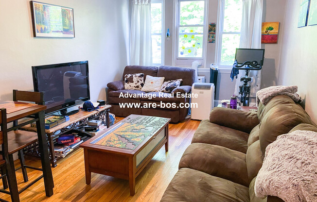 27 LANARK RD