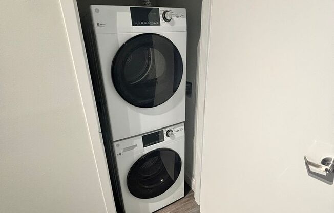 1 bed, 1 bath, 687 sqft, $2,350, Unit 102