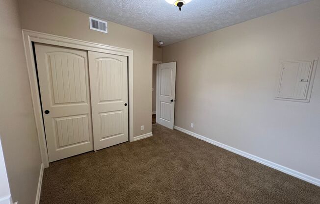 2 beds, 1 bath, 800 sqft, $1,395, Unit 601 - Unit 205 B800