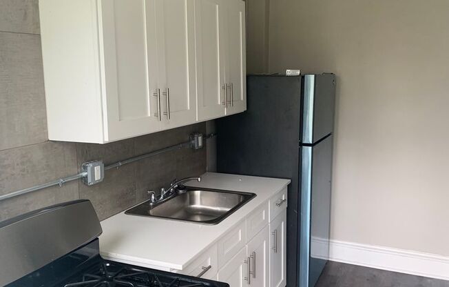 2 beds, 1 bath, $1,250, Unit E-22