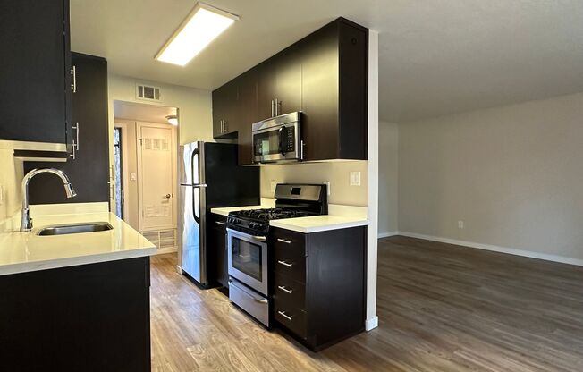 Riverbend Apartments | Park-Like Community Near Downtown Sacramento