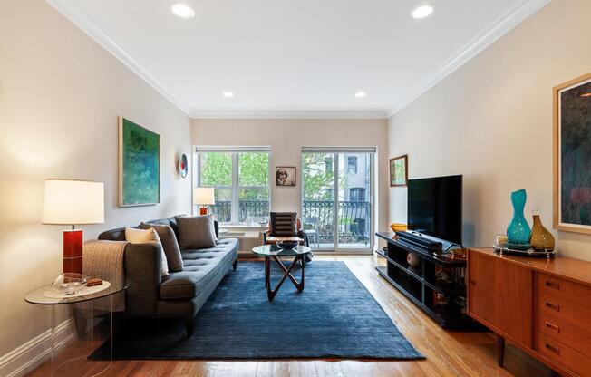261 W 112 ST