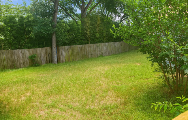 8 beds, 3 baths, $10,400, Unit House