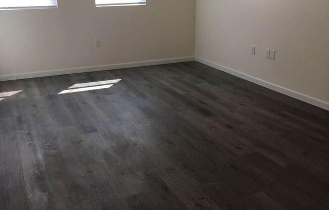 2 beds, 1 bath, 600 sqft, $725, Unit 440 SE Tefft St - Unit 09