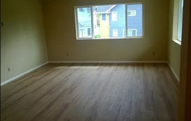 5215 38 AVE SW