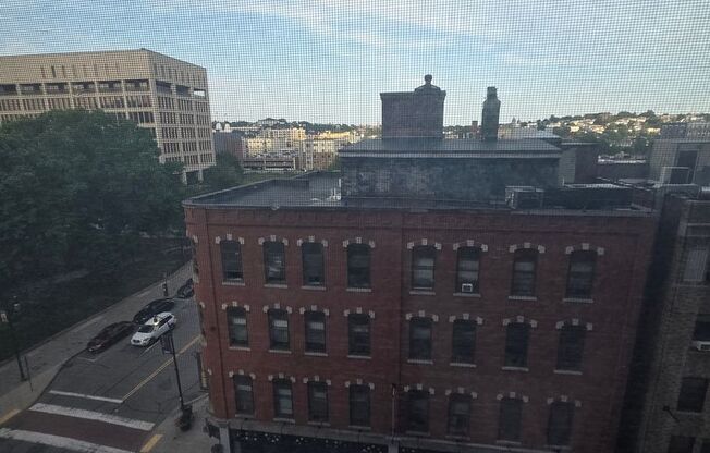 1 bed, 1 bath, 650 sqft, $1,795, Unit 810