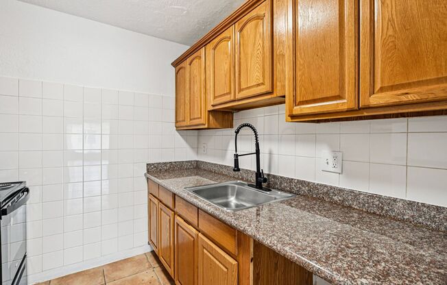 3 beds, 2 baths, 957 sqft, $2,250