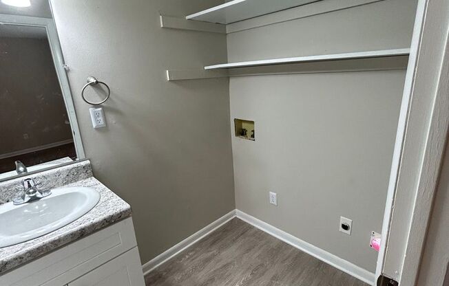 2 beds, 1.5 baths, 815 sqft, $925, Unit 4639