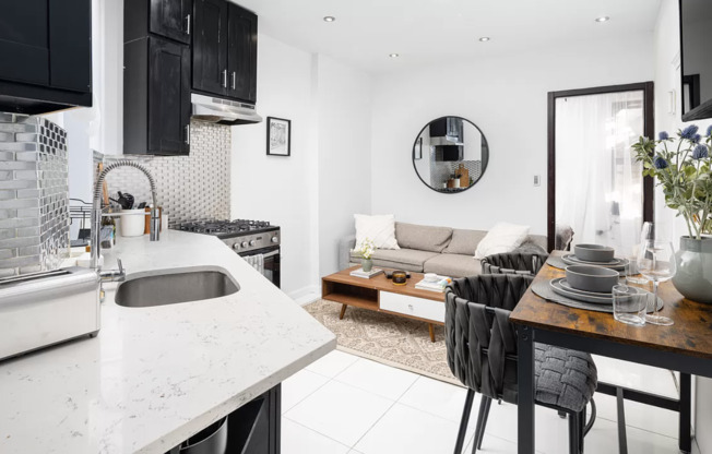 21 W 106 ST