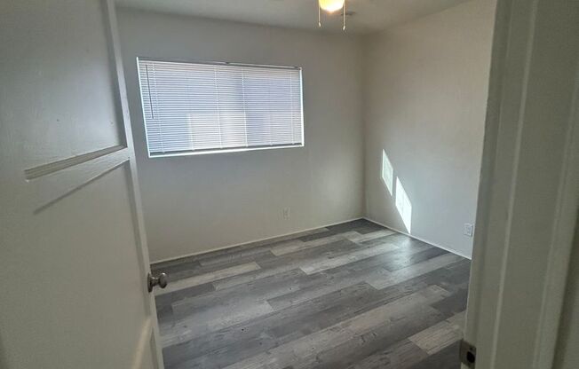 3 beds, 1 bath, 1,250 sqft, $2,895, Unit 522 -A