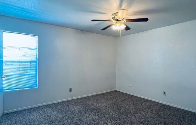 2 beds, 1 bath, 832 sqft, $1,190, Unit 708