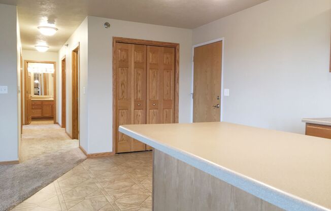 3 beds, 2 baths, 1,369 sqft, $1,445, Unit 1320-305