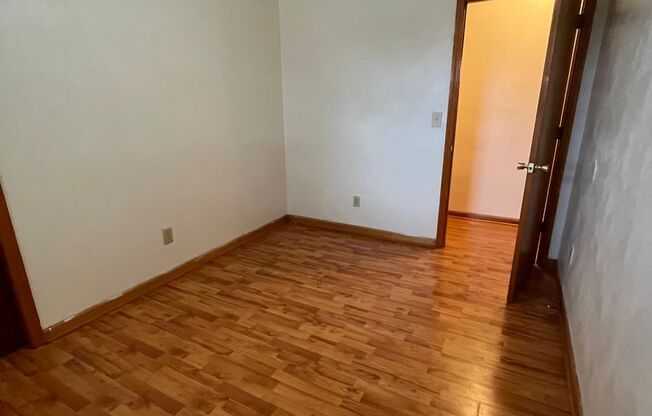 3 beds, 1.5 baths, 1,100 sqft, $1,980, Unit F-12