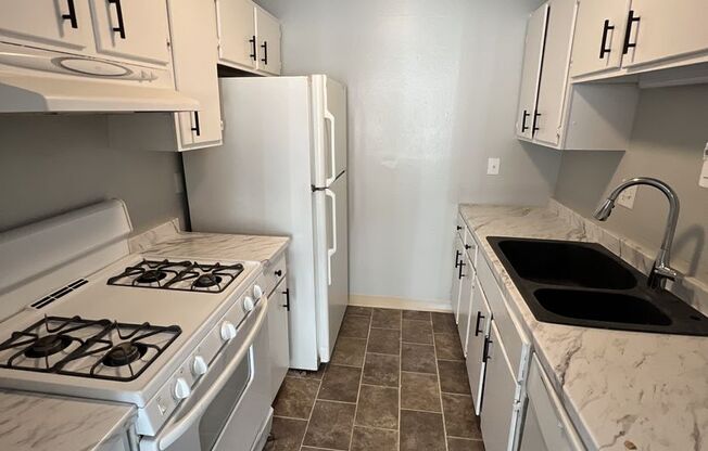 3 beds, 2 baths, $1,945, Unit # 217