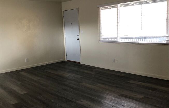 2 beds, 1 bath, 775 sqft, $1,200, Unit 4