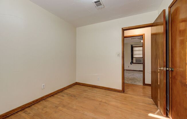 3 beds, 1 bath, $1,049