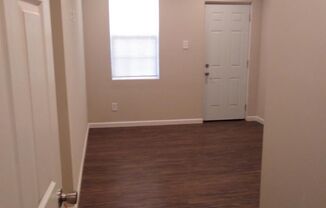 2 beds, 1 bath, $1,195, Unit #1st Floor