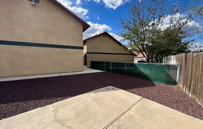 2 beds, 1.5 baths, $1,595, Unit Unit G