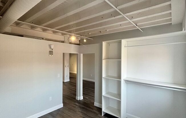 1 bed, 1 bath, 905 sqft, $2,375, Unit 201