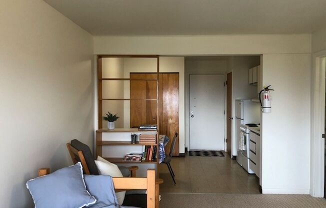 Studio, 1 bath, 400 sqft, $1,000, Unit Hudson Heights Bldg C-37