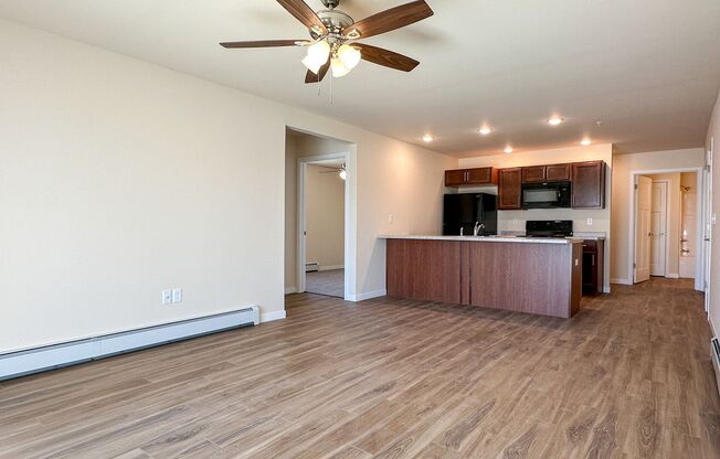 3 beds, 2 baths, 1,092 sqft, $1,595, Unit AT 715-49