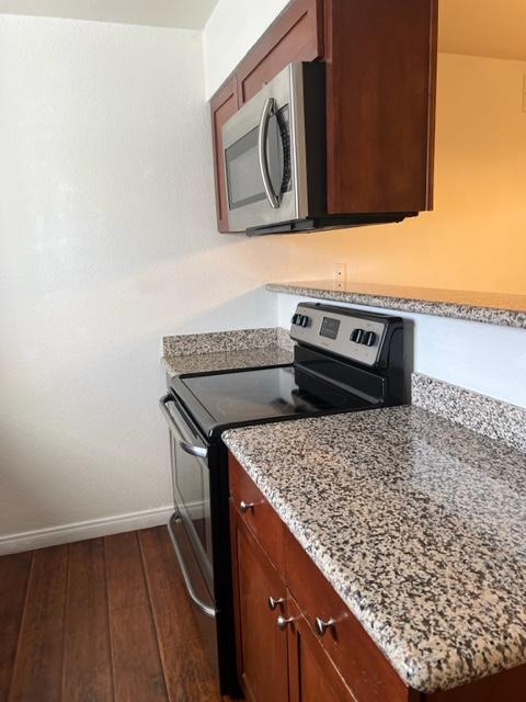 2 beds, 2 baths, 965 sqft, $1,295