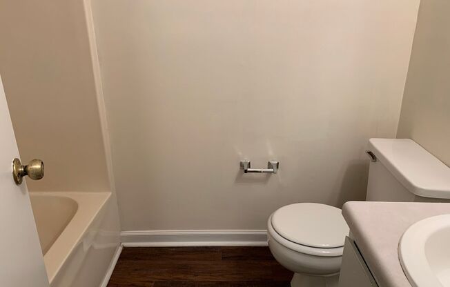 2 beds, 2 baths, 1,100 sqft, $1,295, Unit H