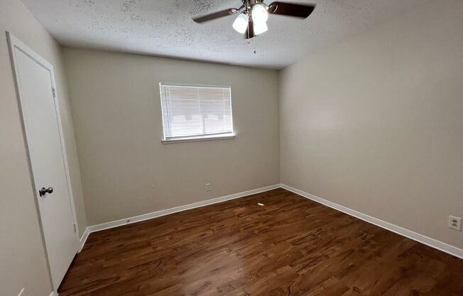 2 beds, 1 bath, $750