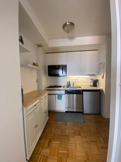 Studio, 1 bath, 435 sqft, $3,195, Unit 22-A