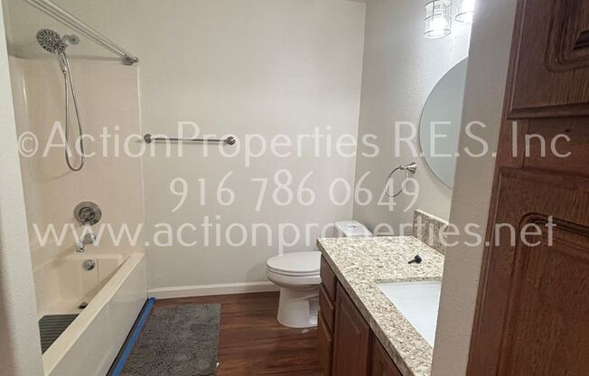 3 beds, 2 baths, $2,495, Unit Unit #1914