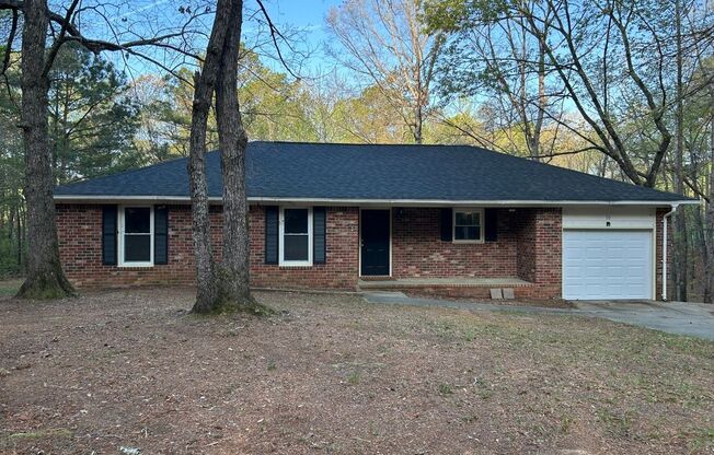 Close to Shaw AFB-3 bed/2 bath on wooded lot