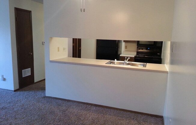 1 bed, 1 bath, 625 sqft, $850, Unit 4400 Wyndsor Terrace Building 5 #32