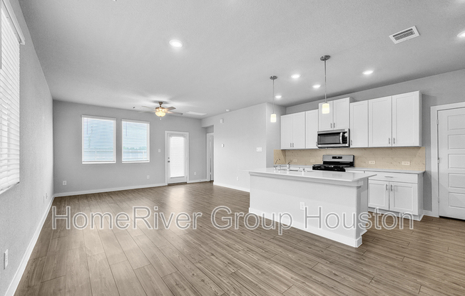 18815 CHISHOLM MDW DR