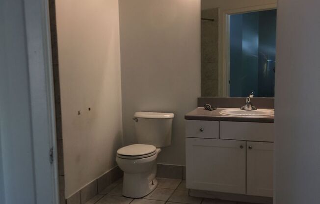 Studio, 1 bath, 800 sqft, $1,625, Unit B-102