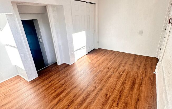 Studio, 1 bath, $895, Unit 1R