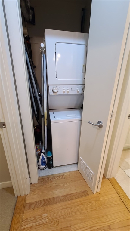 1 bed, 1 bath, 836 sqft, $3,600, Unit 903