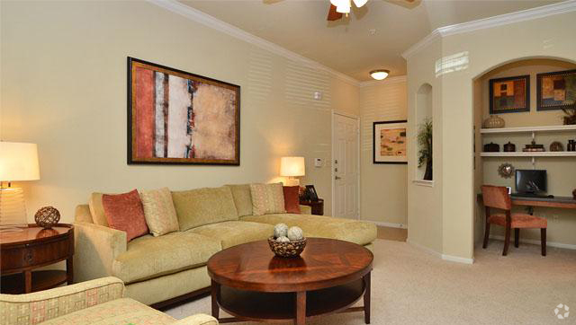 1367 S LOOP W