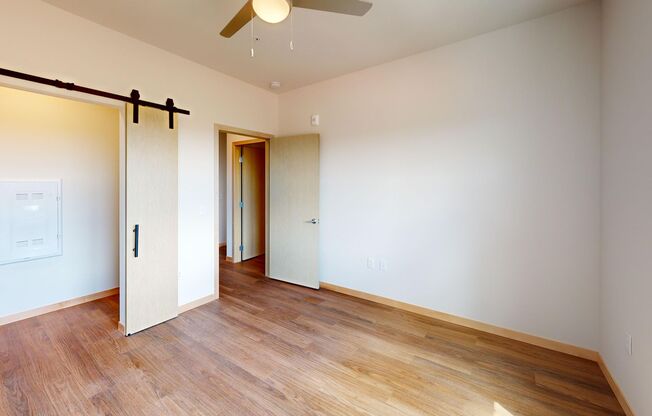 1 bed, 1 bath, 845 sqft, $1,625, Unit #323