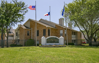 Broadmoor Villa - Contact Broadmoor Villas
