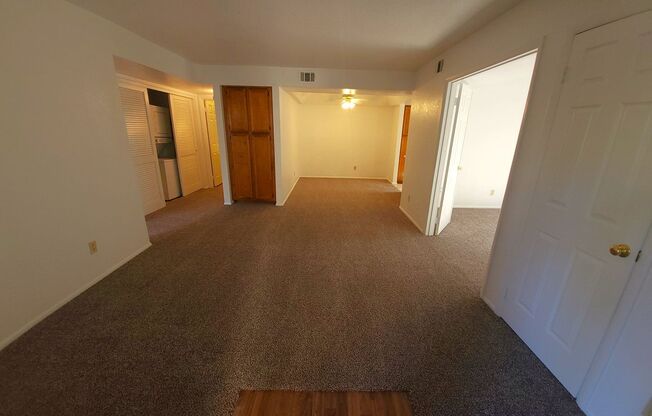 TEMPE CONDO WITH SPLIT BEDROOMS!