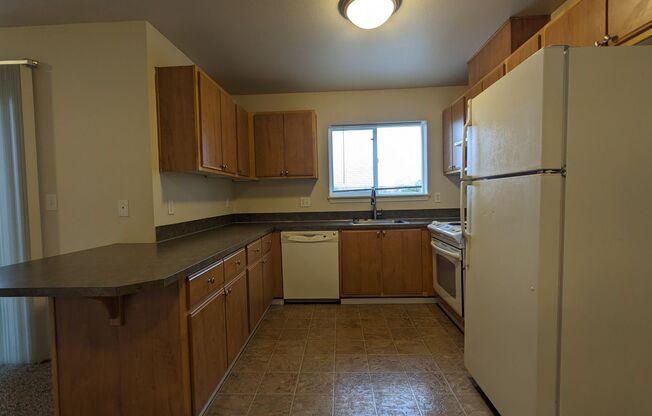 2 beds, 2 baths, 994 sqft, $1,200, Unit E106