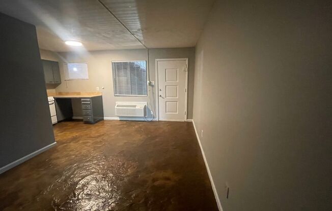 Broadway Apartments! *** FIRST MONTH RENT FREE WITH 12 MONTH LEASE SIGNING ***