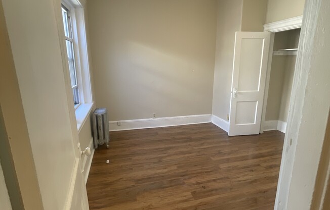 1 bed, 1 bath, $3,400, Unit 49