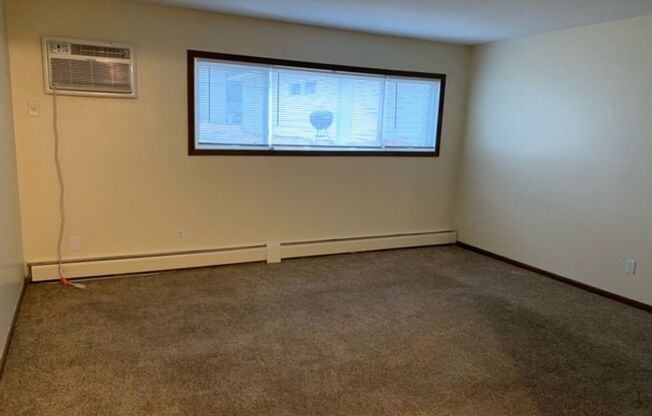 2 beds, 1 bath, 825 sqft, $905, Unit 0908-2