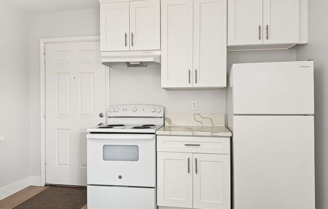 Studio, 1 bath, $1,800, Unit 41
