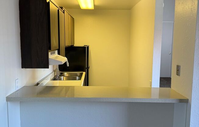 4171 California Ave. #16 -Studio