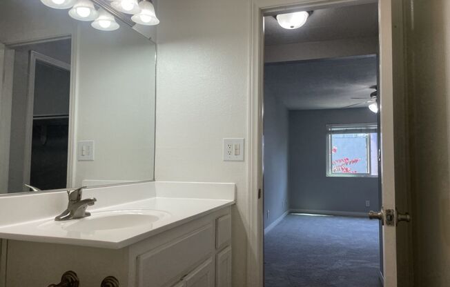 1 bed, 1 bath, 685 sqft, $2,180, Unit 0049
