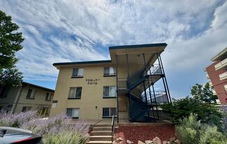 Asbury Arms – 1 & 2 Bedroom Apartments Steps from Colorado Station Light Rail!