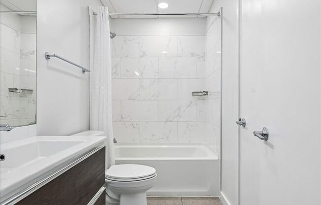 1 bed, 1 bath, 569 sqft, $1,799, Unit 207