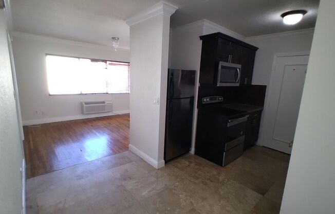 1 bed, 1 bath, 567 sqft, $1,880, Unit 25- Unit 06